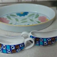 مرغ خوری و ظرف سس