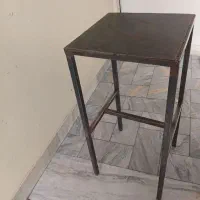 چهار پایه آهنی