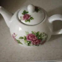 قوری گل سرخی قدیمی