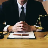 *مشاوره و وکالت تخصصی توسط وکیل*