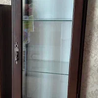 ویترین کوتاه چوبی