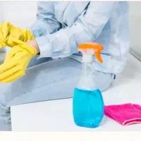 خانم نظافتکار