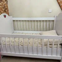 تخت کودک کارکرده همراه با تشک|اسباب و اثاث بچه|تهران, شهرک نفت|دیوار