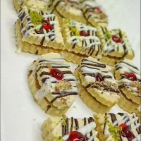 دوره شیرینی های مدرن خشک در آموزشگاه آلفا|خدمات آموزشی|ارومیه, |دیوار