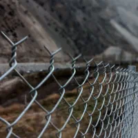 تولید وفروش فنس و توری حصاری