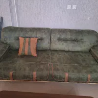 کاناپه چرمی سبز ۳سال کار کرده