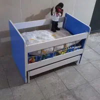 فروش تخت گهواره کارکرده همراه تشک|تخت و صندلی بچه|محمدیه-قزوین, |دیوار