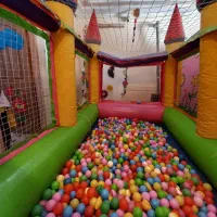 استخر توپ|اسباببازی|بروجن, |دیوار