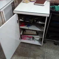 میز و آینه|آرایشگاه و سالن‌های زیبایی|مشهد, چهارچشمه|دیوار