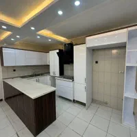 آپارتمان ۸۰متری نورگیر شهرک ابریشم (املاک برتر)