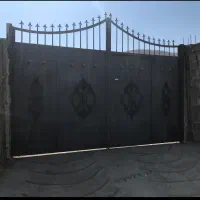 باغ-هزارمتری-دارای-در-دیوار-دور-زرقان-شیراز