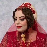 میکاپ و زلف ۶۵۰ در سالن سیمینه( سه راهی )