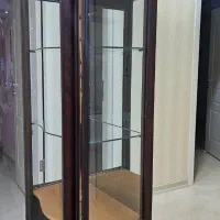 بوفه و ویتری کنار سالنی