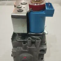 شیر گاز پکیج (نیاز به تعمیر)