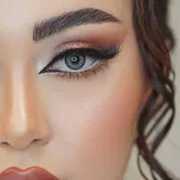 آموزش و خدمات  تخصصی میکاپ و شنیون و رنگ مو