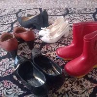 تعدادی کفش مجلسی دخترانه و زنانه