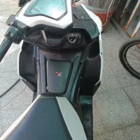 یک دستگاه موتور سیکلت آیروکس