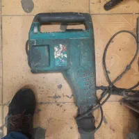 به یک نیرو برای کار در مغازه اجاره پیکور نیازمندیم