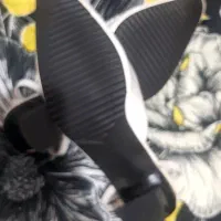 یک جفت صندل|کیف، کفش، کمربند|کرمان, |دیوار