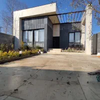 ویلای-مدرن-بر-یک-روستا-شخصی-ساز-سند-تک-برگ