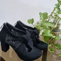 لباس و کیف و کتونی|کیف، کفش، کمربند|رشت, گلباغ نماز|دیوار