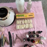 وسایل کاشت و ژلیش ناخن|آرایشگاه و سالن‌های زیبایی|شوط, |دیوار