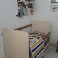 تخت کودک بسیار تمیز|اسباب و اثاث بچه|شیراز, رکن‌آباد|دیوار