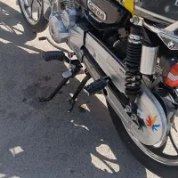 موتور سیکلت ۲۰۰ تیز پرتوس