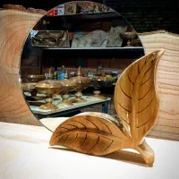 اینه با حاشیه چوب