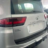 تویوتا لندکروزر VXR فول مدل 2025 نقره‌ای متالیک