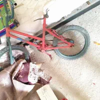 تعدادی وسیله به فروش میرسه