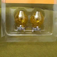 حباب چراغ طلایی