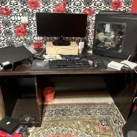 میز تمام چوبی کامپیوتر‌‌ بزرگ