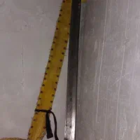 شمشیر سالم بدون زنگ زدگی و همراه رو پوش|کلکسیون اشیاء عتیقه|دلند, |دیوار