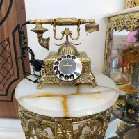 تلفن برنز اصل و میز طرح برنزی|میز تلفن|همدان, |دیوار