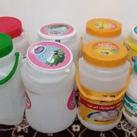 تعداد زیادی شیشه و دبه|عمده‌فروشی|رودسر, |دیوار