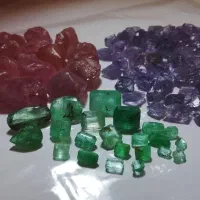 خرید و فروش انواع سنگ های قیمتی و جواهری