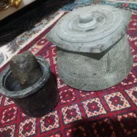 دیزی سنگی قدیمی و هاونگ