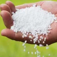 کود اوره و کود مرغی