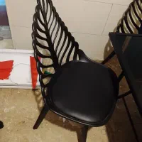 دو دست میزو صندلی با کیفیت در حد نو یک ماه استفاده