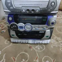 یک ضبط بزرگ باقیمت کم ویک بلندگوبزرگ باقیمت مناسب