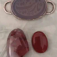 سنگ یمنی کبود و سرخ، سنگ شجر رگ سرخ