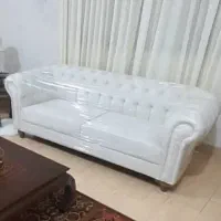 مبل سه نفره و گیلاس خوری