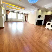۱۱۰ متر دو خواب/۱۰ ساله فول امکانات/۲ پارکینگ سندی