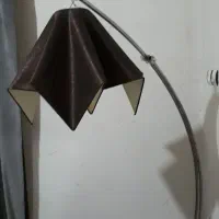 آباژور ایستاده