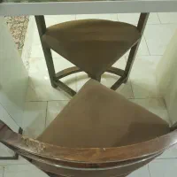 دو عدد صندلی