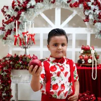 عکاسی با دکورهای یلدایی همراه لباس رایگان|خدمات پذیرایی، مراسم|بروجرد, |دیوار