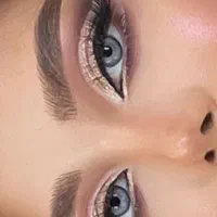 خدمات میکاپ و آموزش صفرتاصد تخصصی همراه و عروس