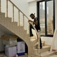 راه‌پله چوبی هندریل شیشه ای|خدمات پیشه و مهارت|لاهیجان, گلستان|دیوار