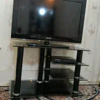 تلویزیون ۳۲ سامسونگ و میز ودیجیتال